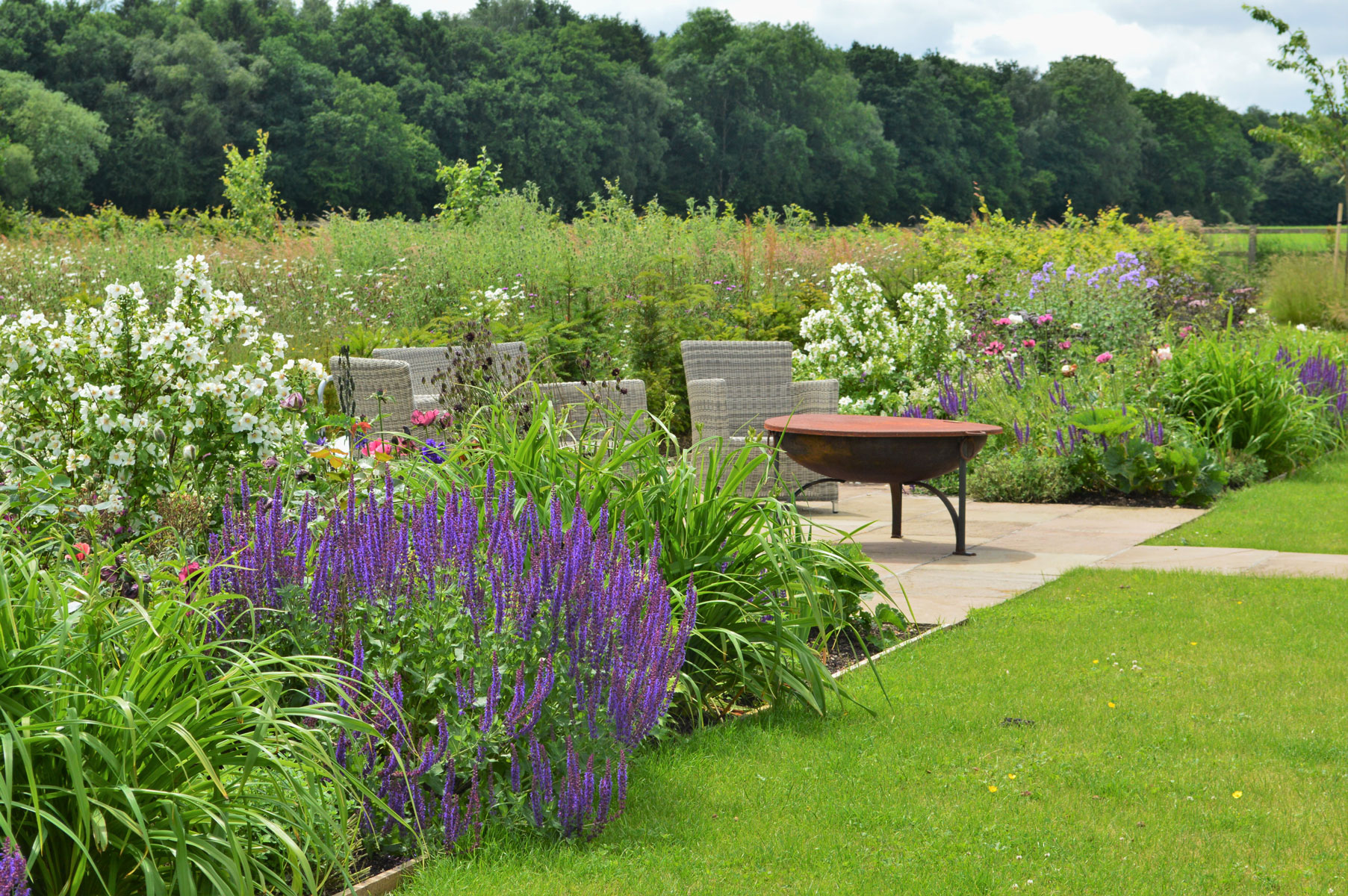 Firepit terrace landscape design